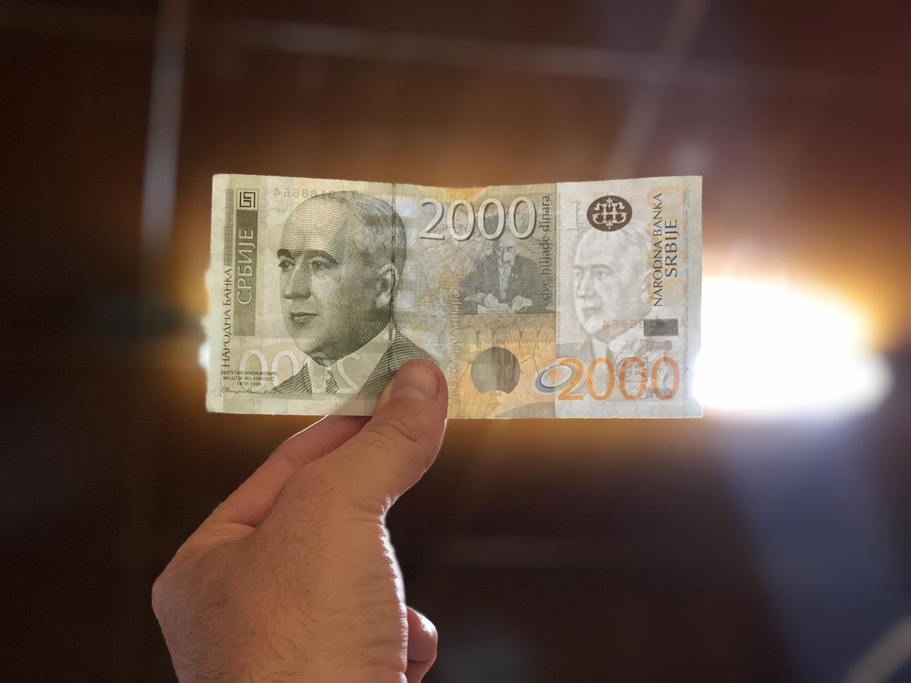 2000 dinara, foto: M. Miladinović