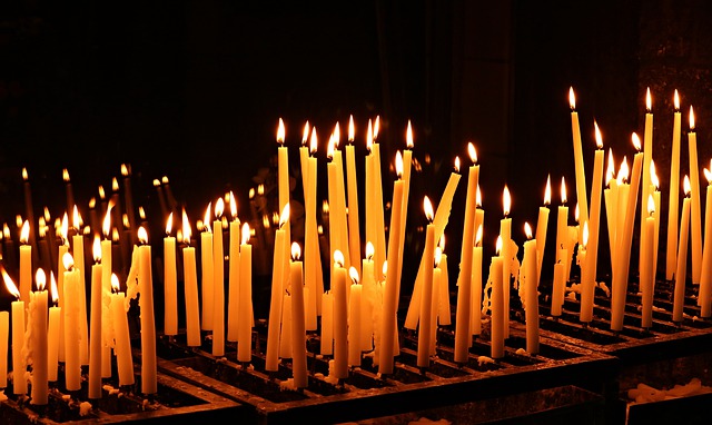 Ilustracija, sveće, zadušnice, foto: pixabay