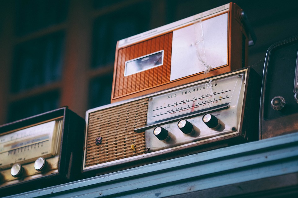 Radio, ilustracija, foto: Igor Ovsyannykov, pixabay