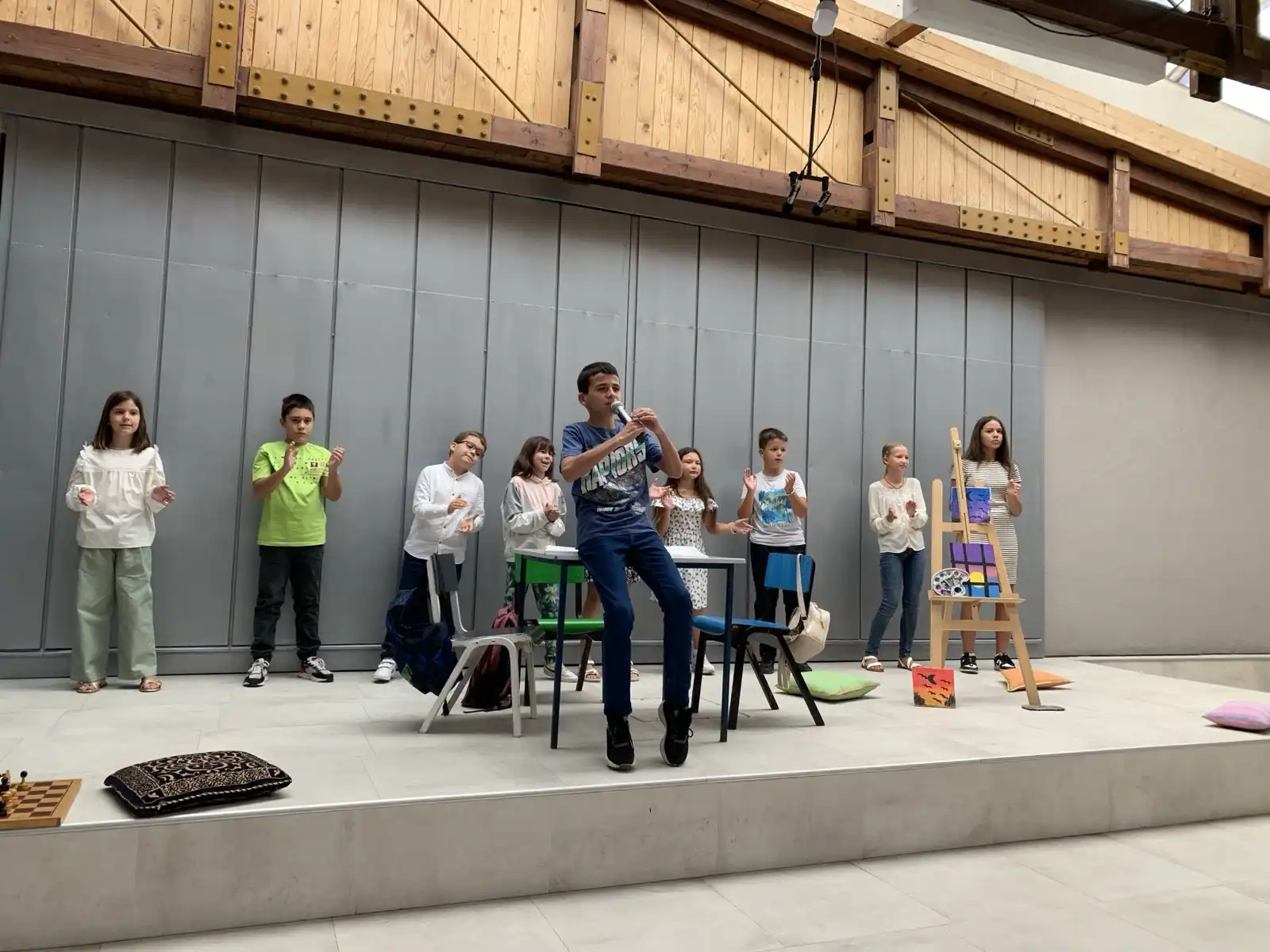 Osnovna škla ,,Vuk Karadžić'', foto: OŠ ,,Vuk Karadžić'' Knjaževac, polazak u školu