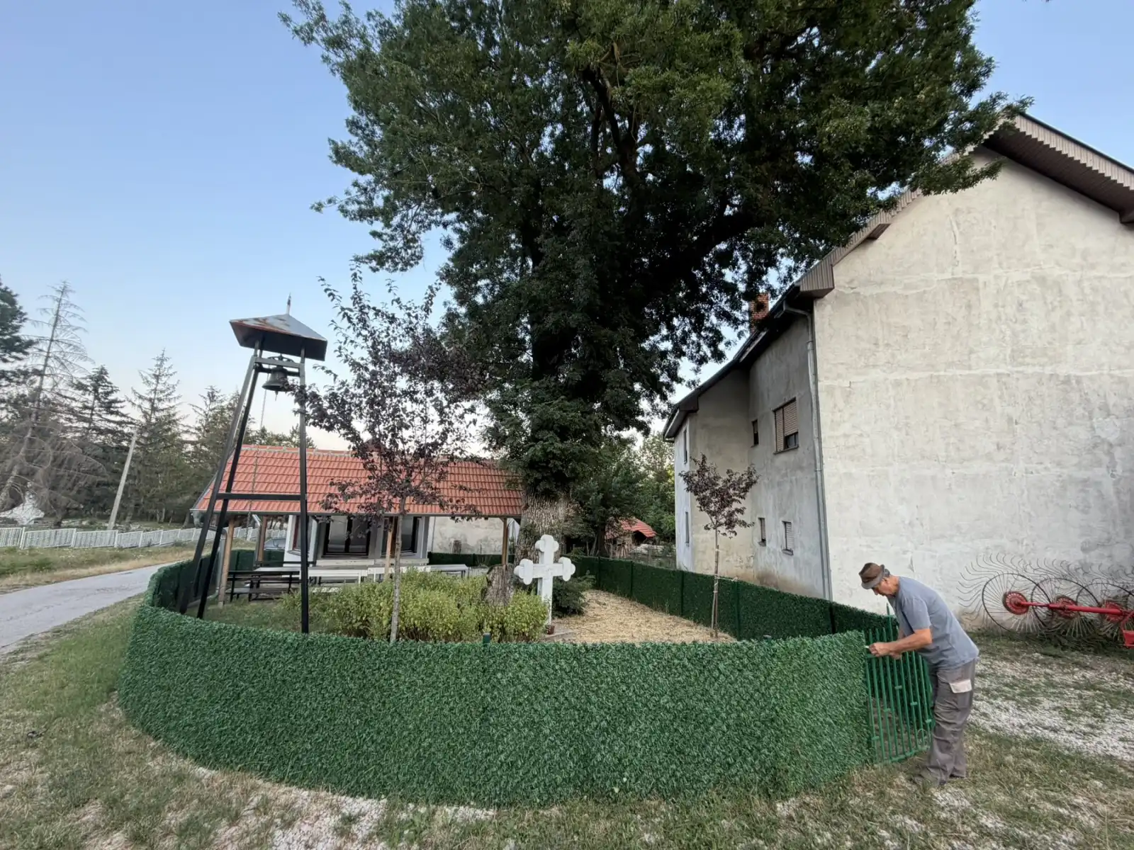 Mesto gde se nalazi krst, selo Plužina, centar sela, foto: Marko Bubamara